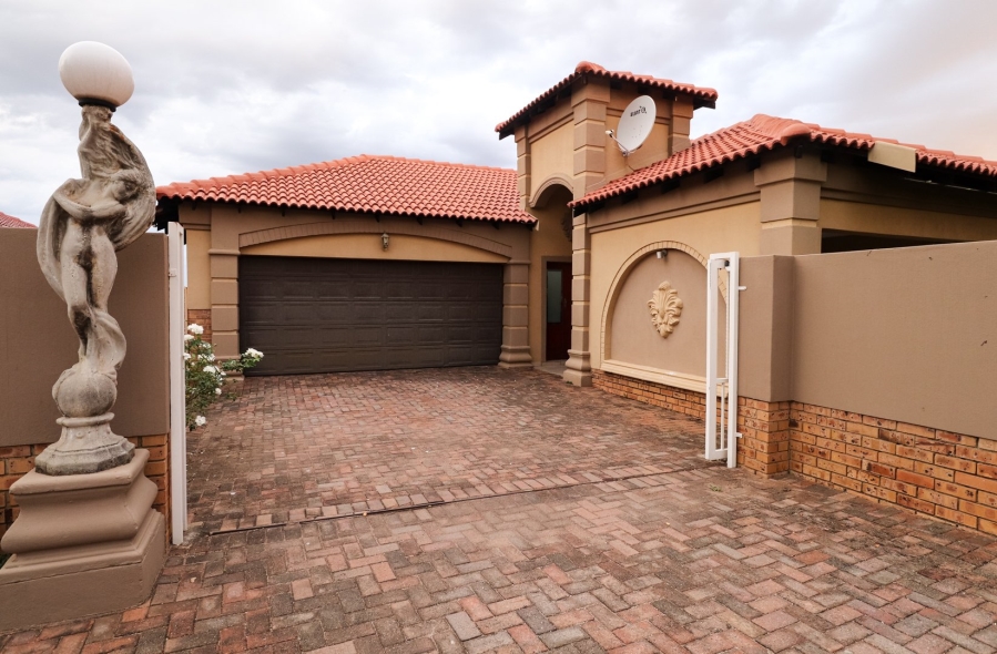 3 Bedroom Property for Sale in Flamwood North West